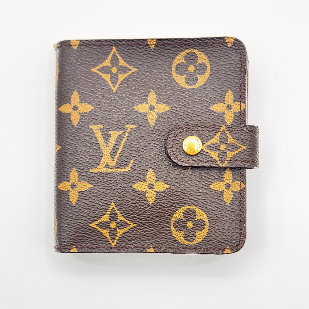 LOUIS VUITTON - Monogram Compact Zip Wallet R1.064